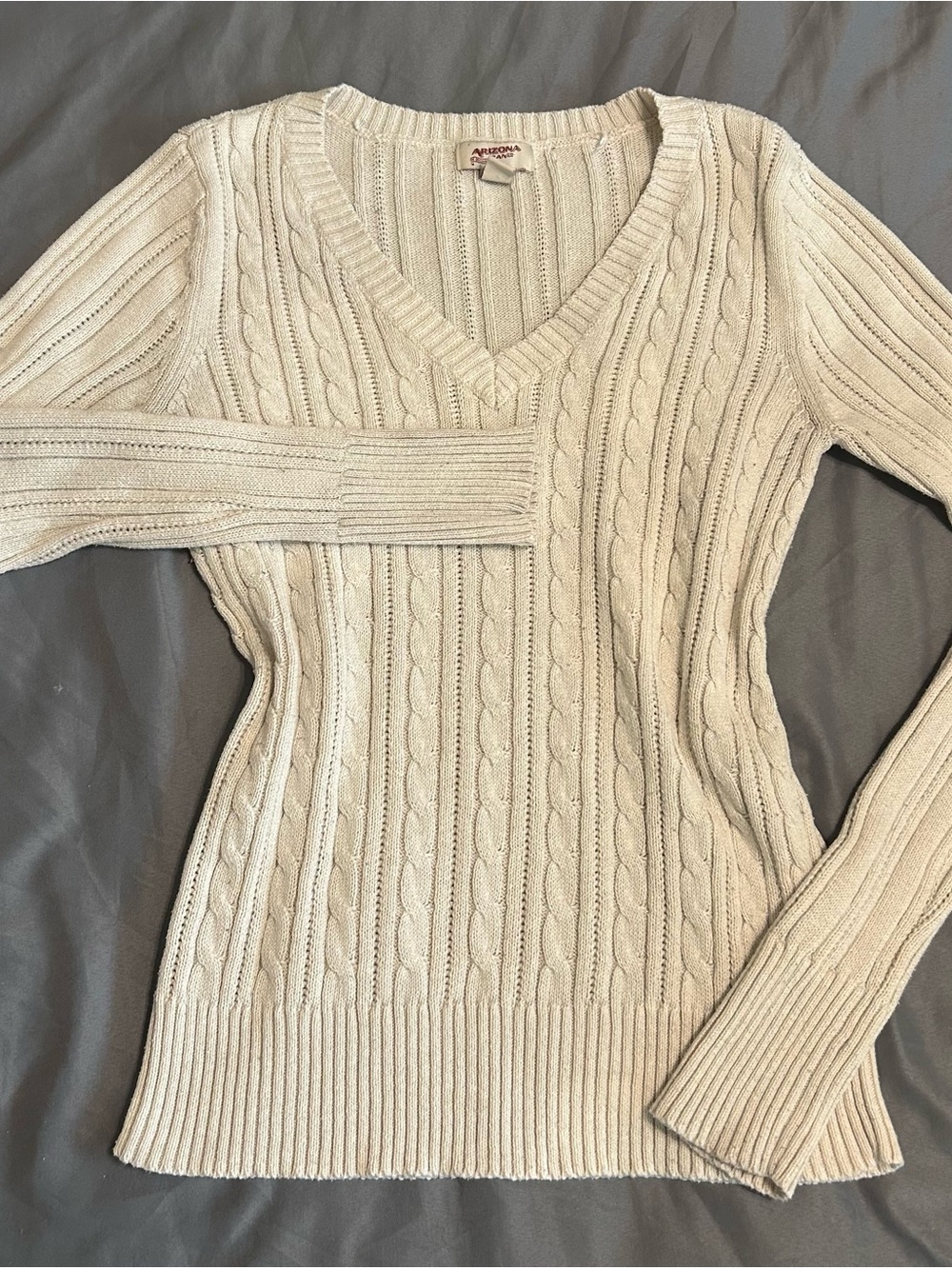 Arizona Jean Company Cream Cable-Knit V-Neck Sweater